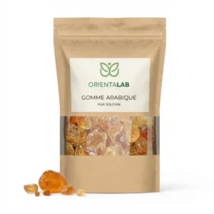 Sachet de gomme arabique du Soudan en morceaux 100 g avec morceaux de résine ambrée devant